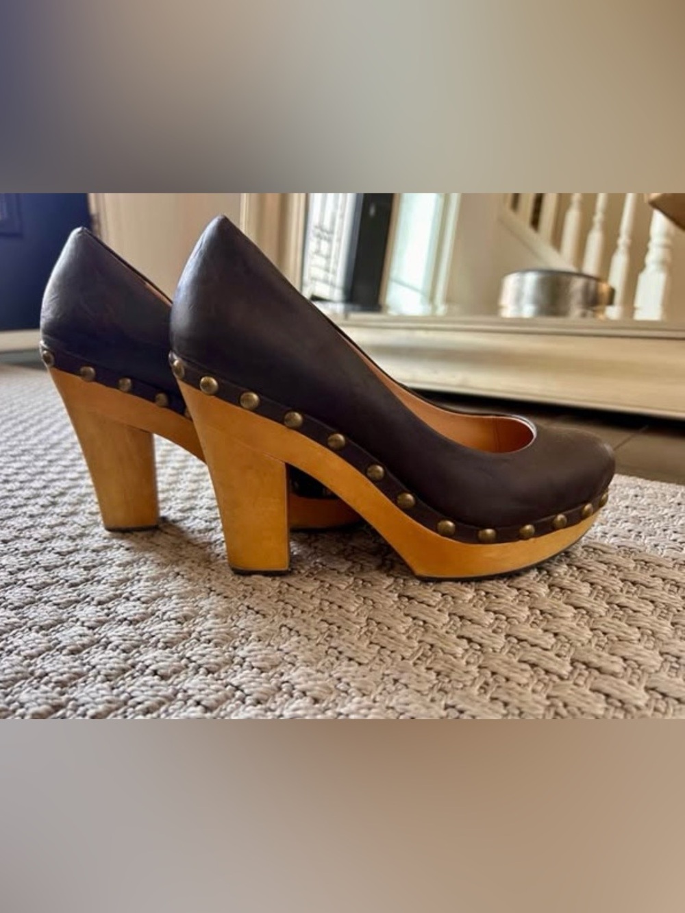 Stylish Dark Brown Leather Platform Pumps. (Barley Worn) 🍂